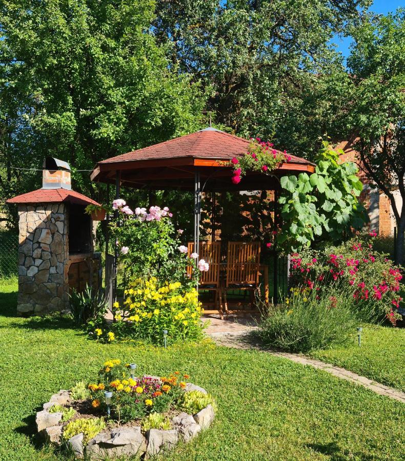 Appartamento Bivium Otočac Esterno foto