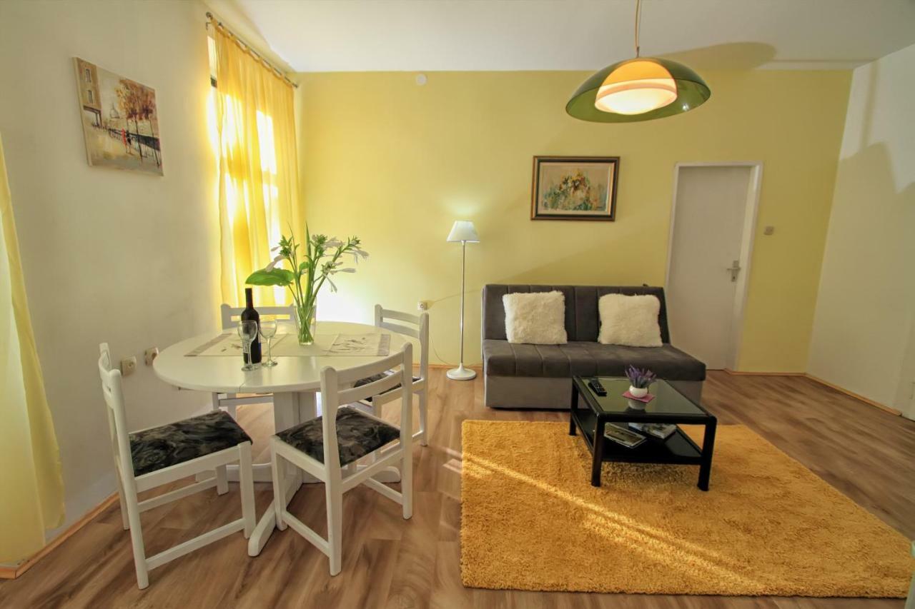 Appartamento Bivium Otočac Esterno foto