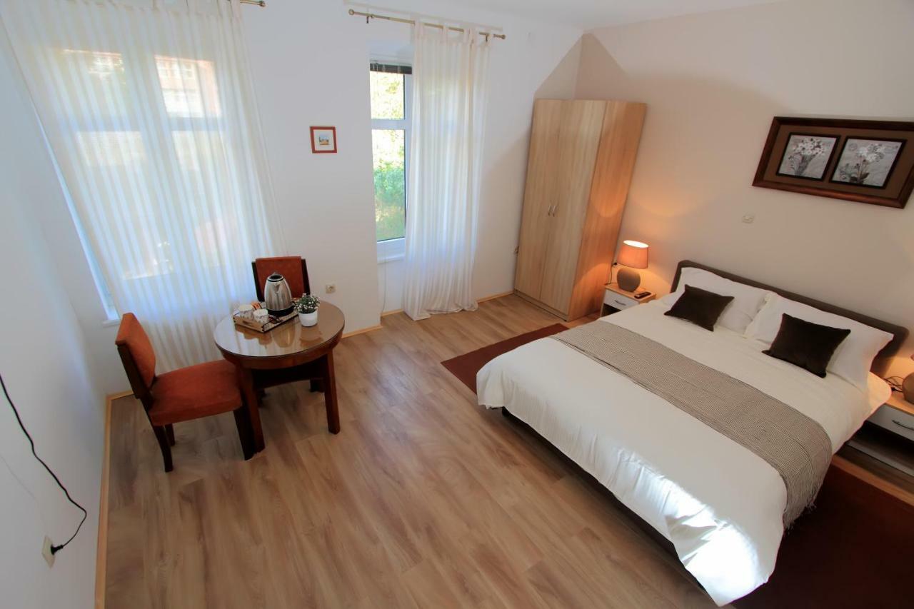 Appartamento Bivium Otočac Esterno foto